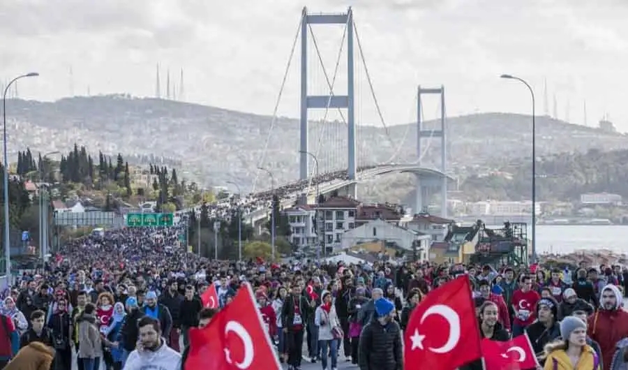 Istanbul’s Cross-Continental Marathon: Thousands Take Part