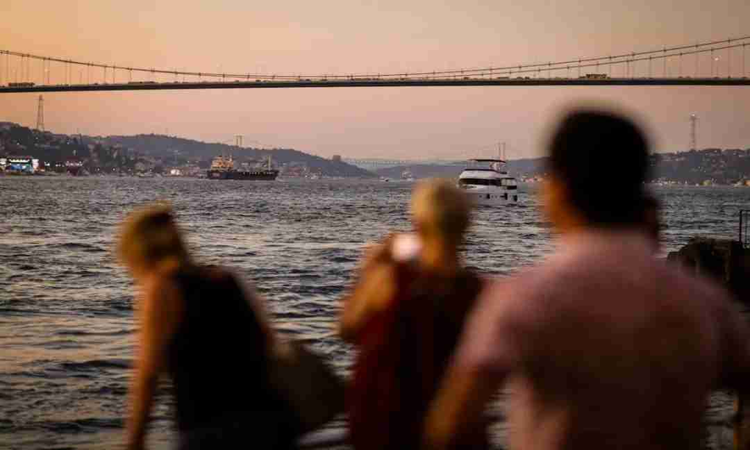 8 Reasons You'll Fall in Love with Turkish People