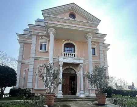 Buy Mansion covered with in 24-Carat Gold in Emirgan Istanbul